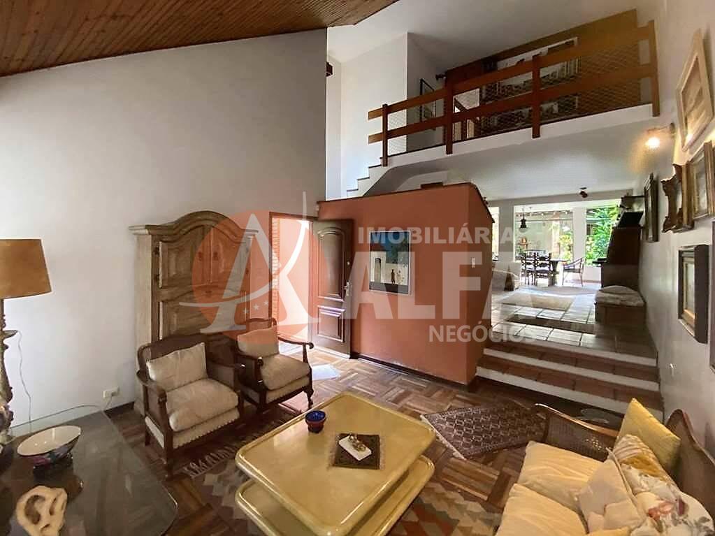 Casa à venda com 4 quartos, 210m² - Foto 3