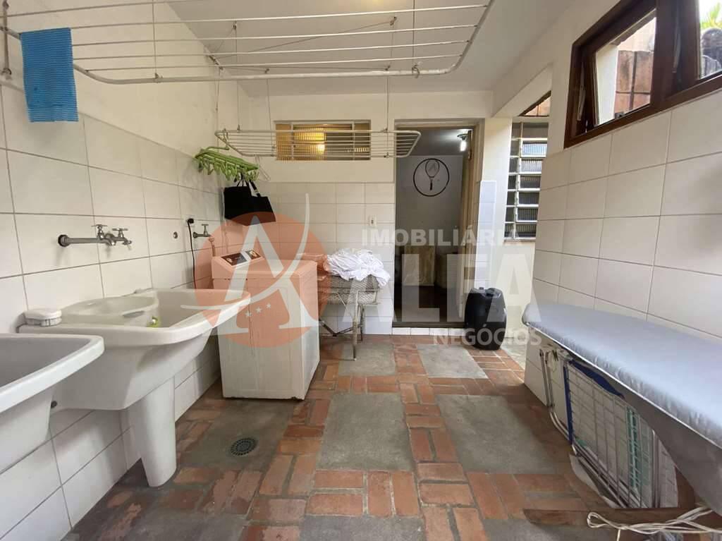 Casa à venda com 4 quartos, 210m² - Foto 11