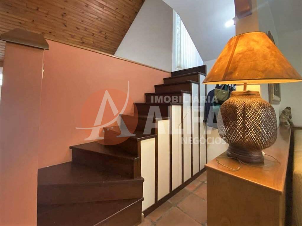 Casa à venda com 4 quartos, 210m² - Foto 16