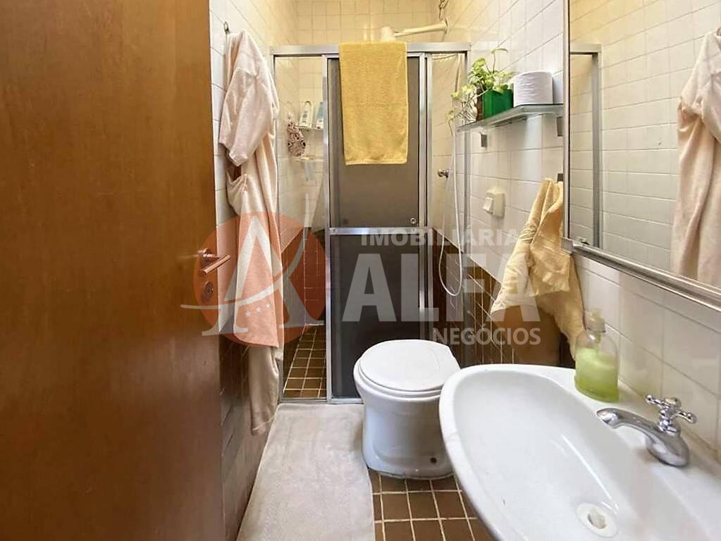 Casa à venda com 4 quartos, 210m² - Foto 22