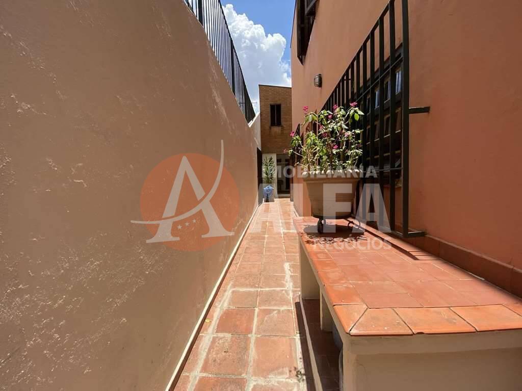 Casa à venda com 4 quartos, 210m² - Foto 29