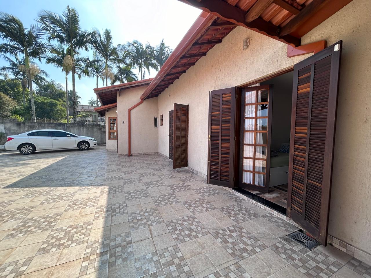 CASA - 3 DORMITÓRIOS - JARDIM SABIÁ - COTIA / SP
