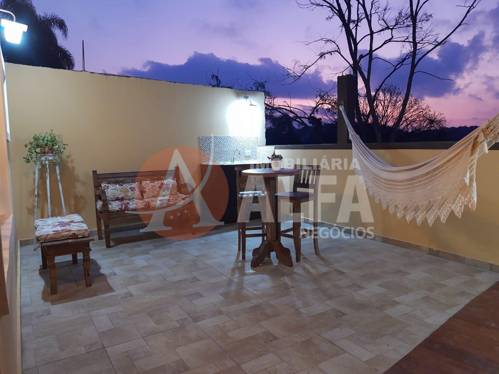 Linda casa com 01 Dormitorio no Paraiso !!!