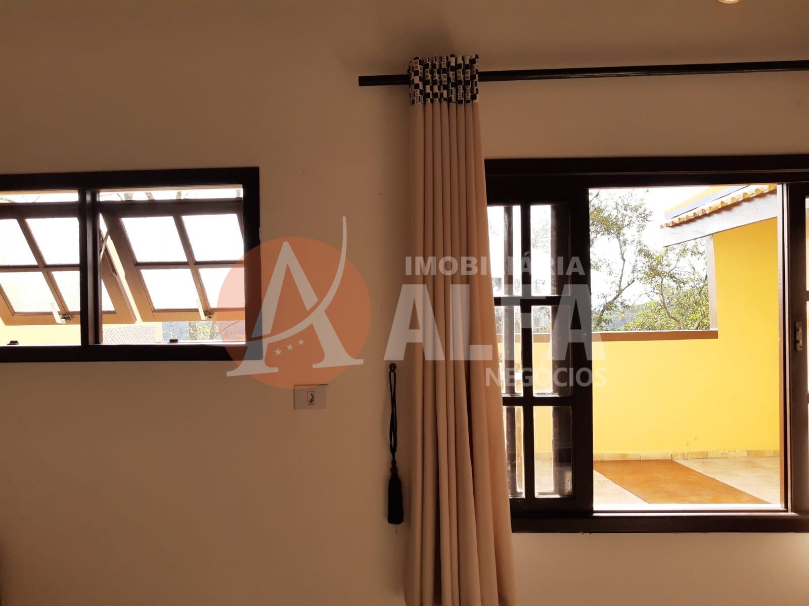 Linda casa com 01 Dormitorio no Paraiso !!!