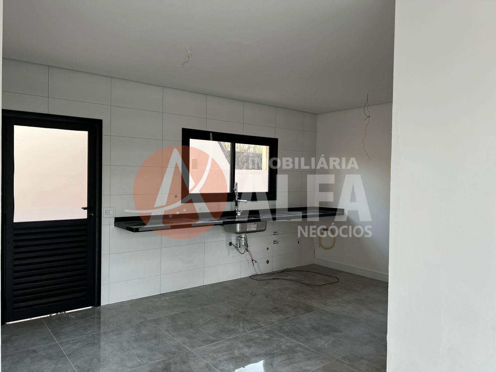 Casa à venda com 3 quartos, 226m² - Foto 3