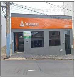Grande oportunidade — Casa no Centro, Uberaba - MG, Nº 311, 3 quartos, 0,01m²