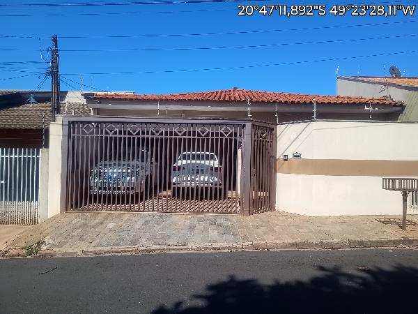 Imóvel pronto para negociar — Casa no Conjunto Habitacional Costa do Sol, Sao Jose do Rio Preto - SP, Nº 85, 3 quartos, 2 vagas, 200m²