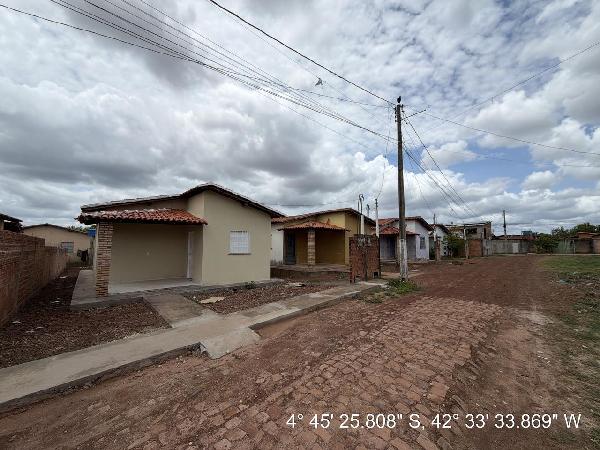 Imóvel com potencial de valorização — Casa no Centro, Jose de Freitas - PI, Nº 406, 2 quartos, 1 vaga, 200m²