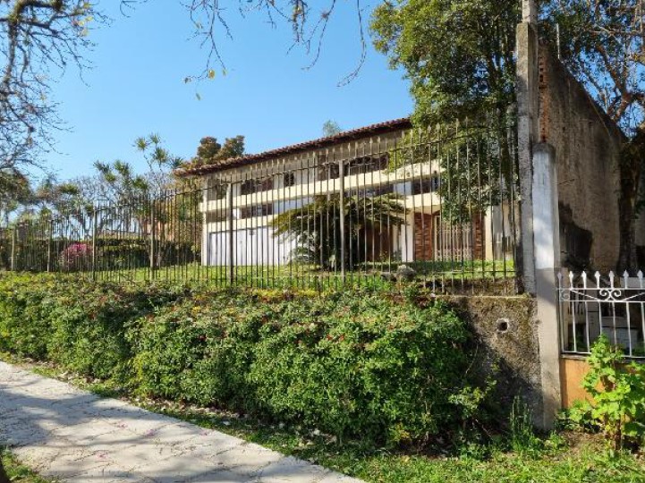 Imóvel com localização privilegiada — Casa no Santa Quiteria, Curitiba - PR, Nº 1763, 3 quartos, 853,18m²