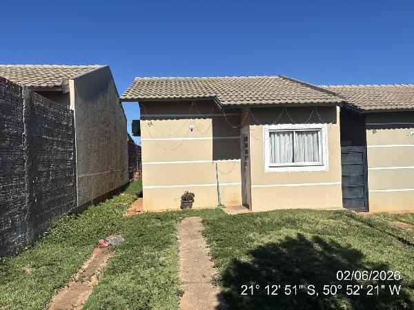 Negócio com vantagem — Casa no Jardim Alto Alegre, Valparaiso - SP, Nº 53, 2 quartos, 1 vaga, 207,73m²