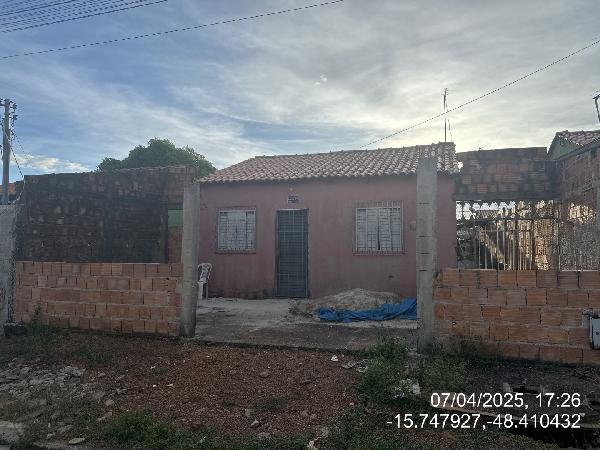 Condição facilitada — Casa no Lot Girassol, Cocalzinho de Goias - GO, N. SN QD 27, 2 quartos, 180m²