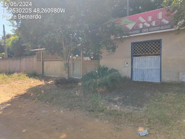 Imóvel em região valorizada — Casa no Vila Divineia, Padre Bernardo - GO, N. SN QD 49 LT 02 SETOR A, 2 quartos, 1 vaga, 378m²