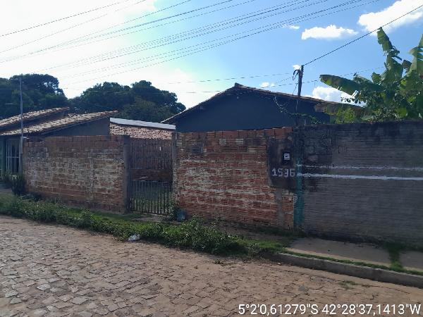 Imóvel em destaque — Casa no Bairro Tranqueira, Altos - PI, Nº 1536, 2 quartos, 216m²