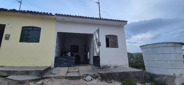 Imóvel com potencial de valorização — Casa no Centro, Jupi - PE, Nº 06, 2 quartos, 1 vaga, 68,8m²