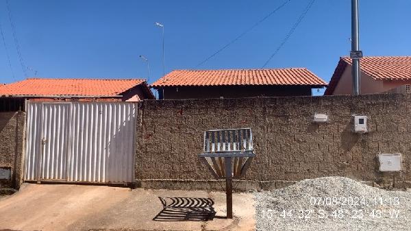 Imóvel com ótimo padrão — Casa no Itamar Nobrega Iii, Cocalzinho de Goias - GO, N. SN LT 38, 2 quartos, 180m²