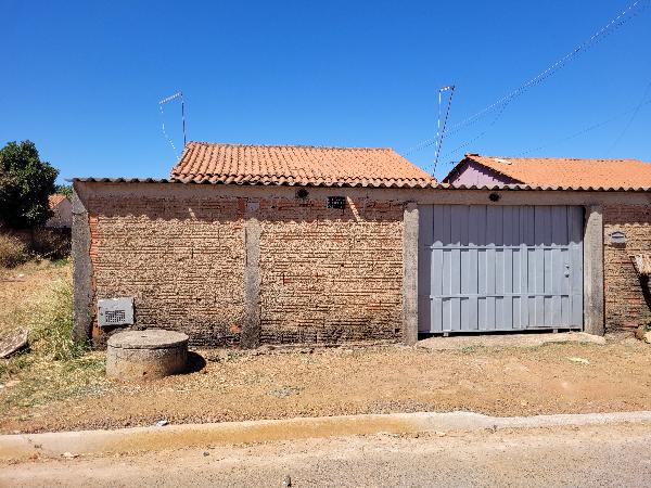 Imóvel com localização privilegiada — Casa no Lot Girassol Residen, Cocalzinho de Goias - GO, N. SN LT 16, 2 quartos, 1 vaga, 180m²