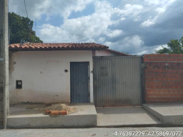 Oferta imperdível — Casa no Santa Rosa, Jose de Freitas - PI, Nº 1145, 2 quartos, 300m²