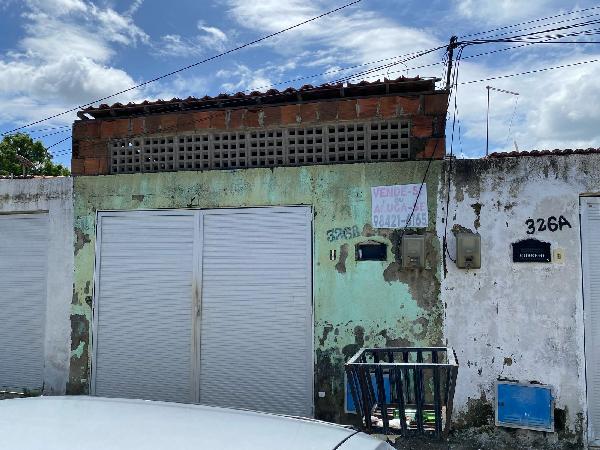 Imóvel em ótima região — Casa no Lameirao, Maranguape - CE, Nº 326, 2 quartos, 300m²
