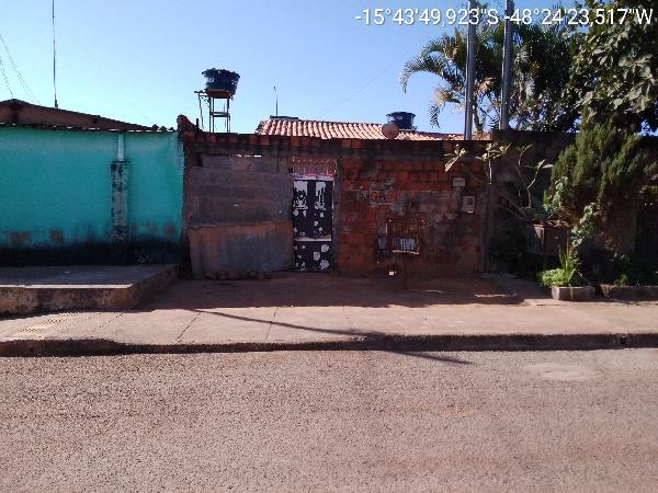 Excelente imóvel — Casa no Lot Girassol, Cocalzinho de Goias - GO, N. SN QD 39, 2 quartos, 1 vaga, 168m²