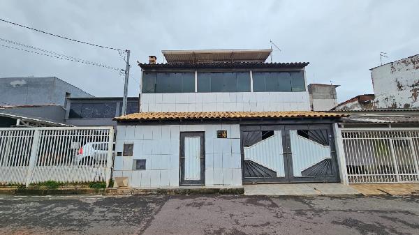 Excelente oportunidade — Casa no Ceilandia Norte, Ceilandia - DF, N. SN CJ C LT13, 5 quartos, 2 vagas, 135m²