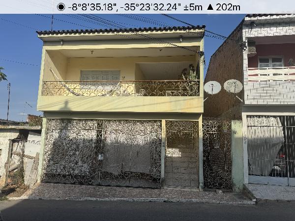 Imóvel bem localizado — Casa em Pombos - PE, Nº 160, 3 quartos, 1 vaga, 160m²
