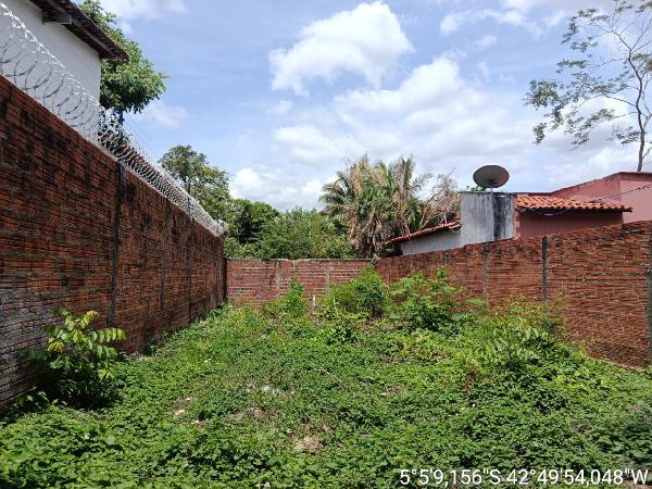 Imóvel com potencial — Casa no Centro, Timon - MA, Nº 390, 2 quartos, 1 vaga, 160m²