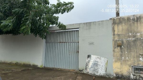 Imóvel com excelente localização — Casa no Moinho, Extremoz - RN, Nº 66, 2 quartos, 200m²