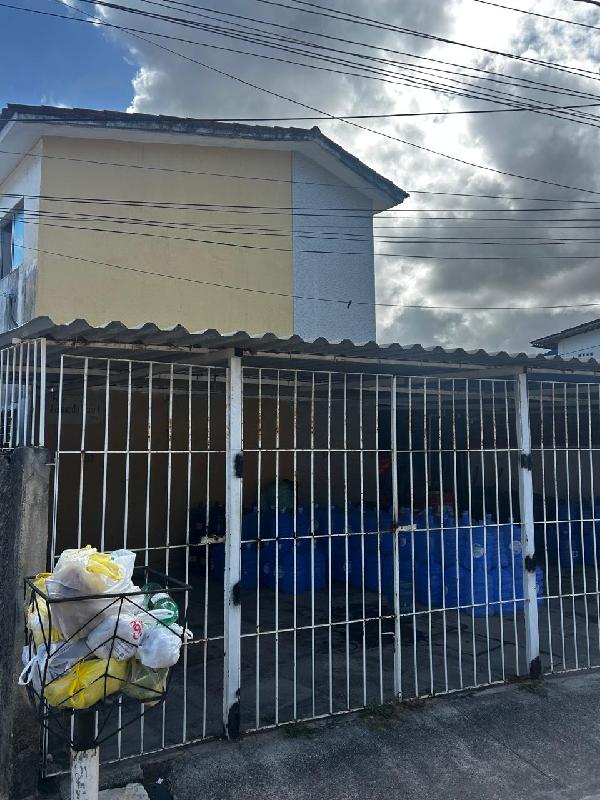 Imóvel com boa estrutura — Casa no Jaguarana, Paulista - PE, Nº 339, 2 quartos, 1 vaga, 200m²