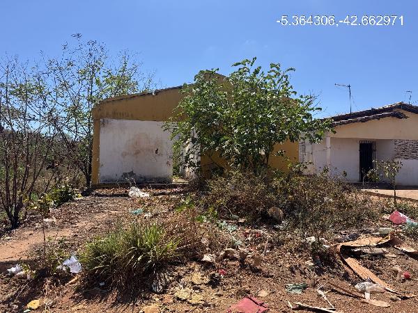 Imóvel bem localizado — Casa no Cidade Nova, Demerval Lobao - PI, Nº 980, 2 quartos, 240m²