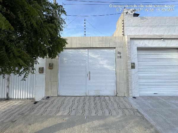 Imóvel com potencial — Casa no Malaquias Cardoso, Santa Cruz do Capibaribe - PE, Nº 87, 2 quartos, 1 vaga, 70m²