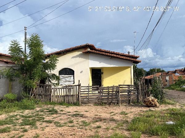 Imóvel bem posicionado — Casa no Vl Filomena, Demerval Lobao - PI, Nº 829, 2 quartos, 168m²