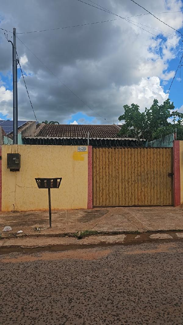 Oportunidade para moradia — Casa no Parque Del Rey, Varzea Grande - MT, Nº 707, 2 quartos, 180m²