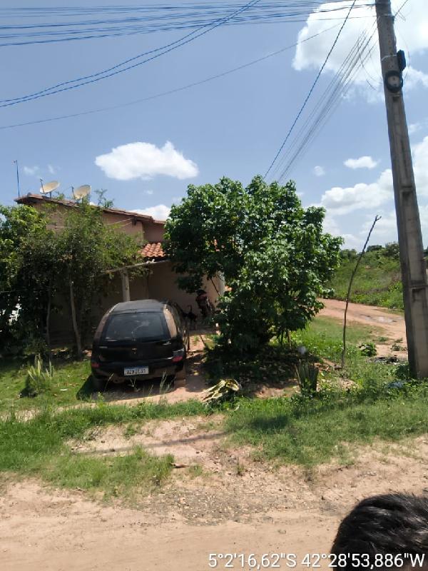 Negócio vantajoso — Casa no Buritizinho, Altos - PI, Nº 16, 2 quartos, 200m²