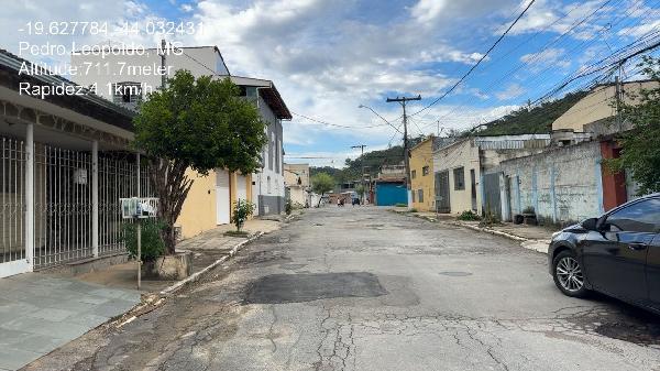 Imóvel com boa estrutura — Casa no Centro, Pedro Leopoldo - MG, Nº 482D, 1 quarto, 197,95m²