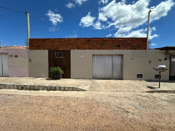 Oferta promissora — Casa no Santa Julia, Mossoro - RN, Nº 211, 2 quartos, 1 vaga, 200m²
