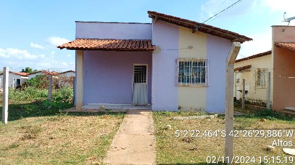 Excelente custo-benefício — Casa no São Sebastião, Altos - PI, Nº 300, 2 quartos, 1 vaga, 300m²
