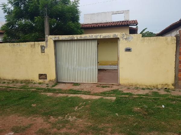 Imóvel em local estratégico — Casa no Bairro Boca de Barro, Altos - PI, Nº 35, 2 quartos, 1 vaga, 200m²