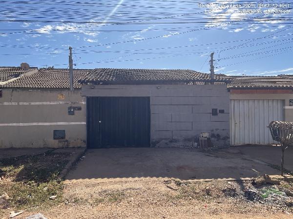 Imóvel com bom aproveitamento — Casa no Pq Estrela Dalva Xi, Santo Antonio do Descoberto - GO, Nº S, 2 quartos, 180m²