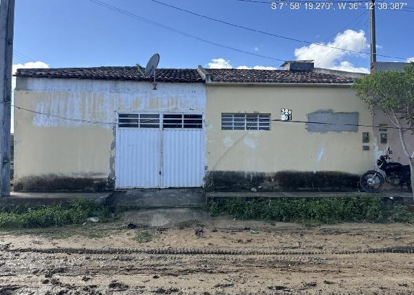Imóvel com grande valor — Casa no Sao Domingos, Brejo da Madre de Deus - PE, Nº 320, 2 quartos, 95,95m²