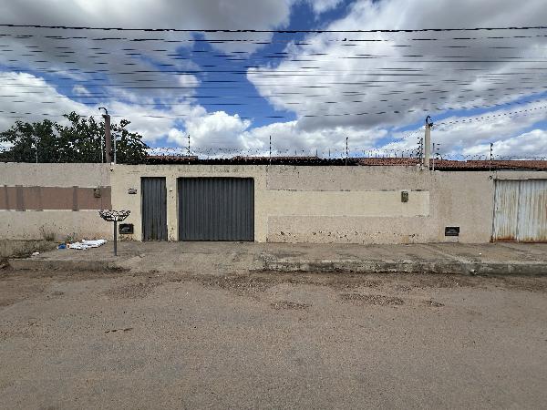 Oferta com vantagem — Casa no Santa Julia, Mossoro - RN, Nº 50, 2 quartos, 1 vaga, 200m²