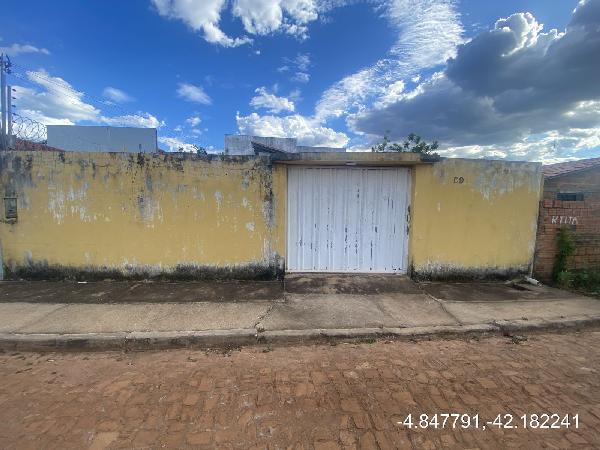 Negócio imperdível — Casa no Cidade Nova, Campo Maior - PI, Nº 09, 2 quartos, 300m²