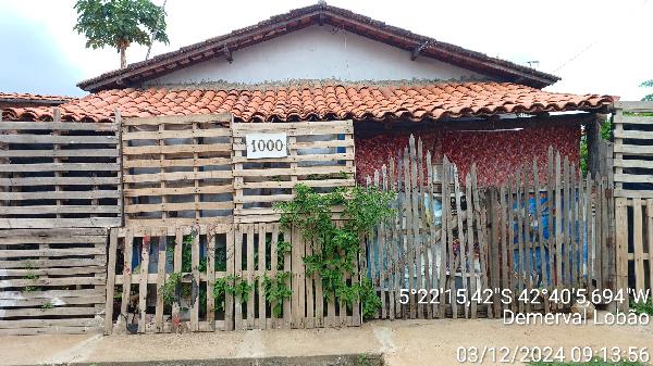 Imóvel com excelente proposta — Casa no Sao Pedro, Demerval Lobao - PI, Nº 1000, 2 quartos, 268,1m²