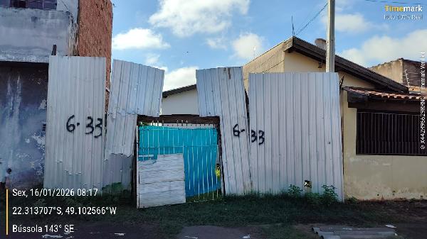 Imóvel com bom aproveitamento — Casa no Parque Santa Edwiges, Bauru - SP, Nº 6-33, 1 quarto, 165m²