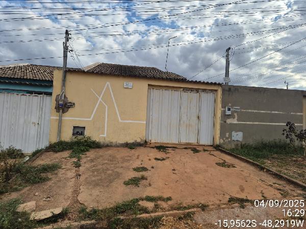 Oportunidade facilitada — Casa no Vila Raio de Luz, Santo Antonio do Descoberto - GO, N. SN LT 02 QD 03, 2 quartos, 180m²