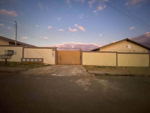 Oportunidade de investimento — Casa no Royal Parque, Aguas Lindas de Goias - GO, N. SN CS E QD 06C LT 11A1, 3 quartos, 200m²