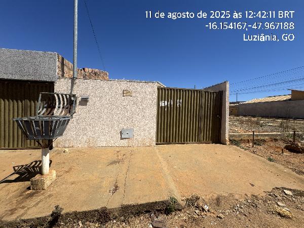 Imóvel com potencial — Casa no Parque Estrela Dalva Ix, Luziania - GO, 2 quartos, 1 vaga, 180m²