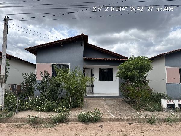 Imóvel para morar ou investir — Casa no Centro, Altos - PI, Nº 575, 2 quartos, 147,25m²