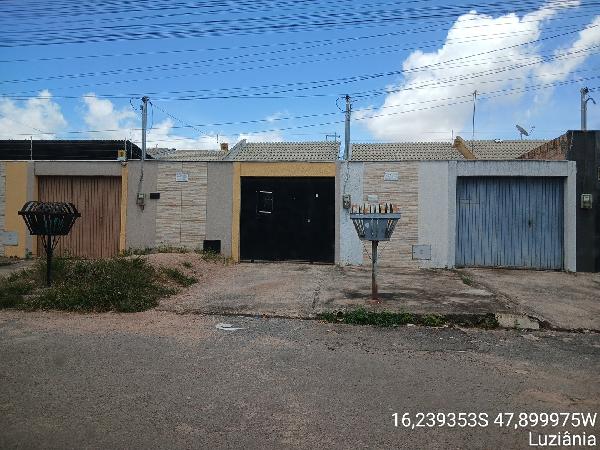 Negócio com vantagem — Casa no Jardim Sion, Luziania - GO, Nº LT, 2 quartos, 150m²