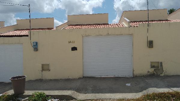 Negócio imperdível — Casa no Carnaubal, Horizonte - CE, Nº 144B, 2 quartos, 1 vaga, 231m²