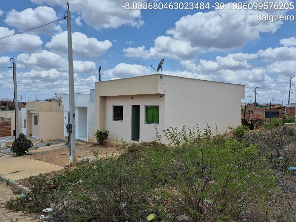 Excelente custo-benefício — Casa no Nossa Srª de Fátima, Salgueiro - PE, Nº 47, 2 quartos, 1 vaga, 160m²